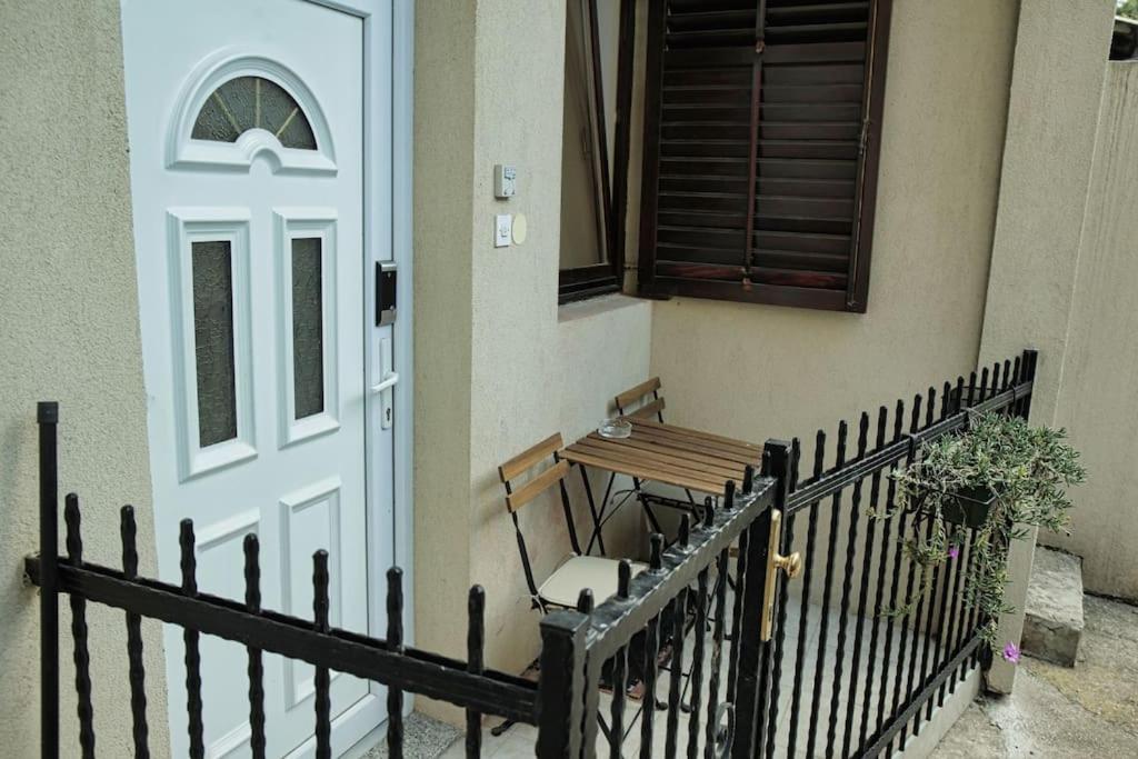 Studio Apartman Gajba In City Center Zagabria Esterno foto
